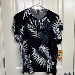 NWT Favant Black, Blue, and White Leaf Print Women's Top